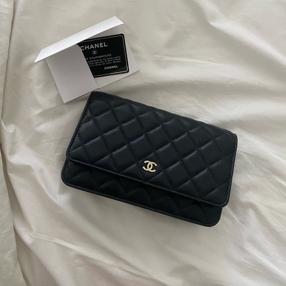 š¤SOLD āAuthentic Chanel Wallet on Chain - Picture 3 of 10